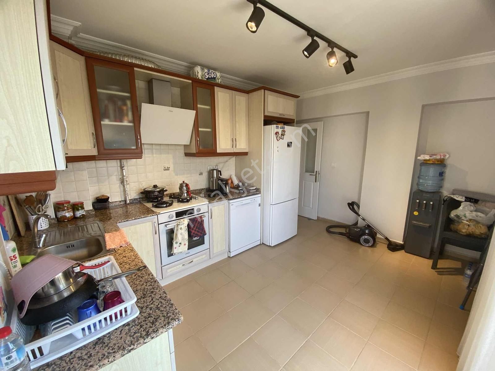 Meşrutiyet Mahallesinde Geniş Ferah Ara Kat 2+1 Satılık Daire - Görsel 4