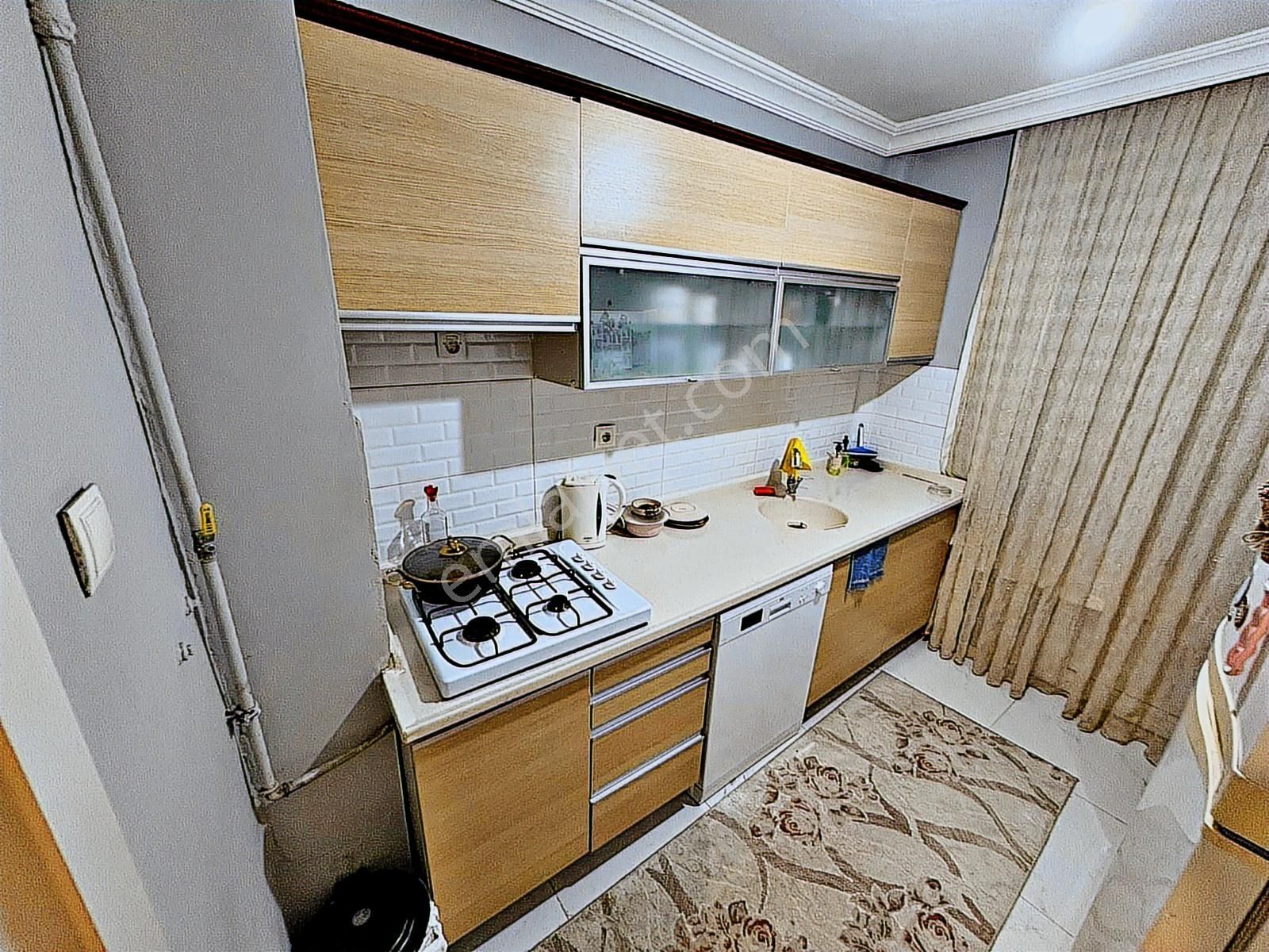 Sym'den M.çakmak Mh Katta Caddeye Ulaşıma Y. 3+1daire!!!