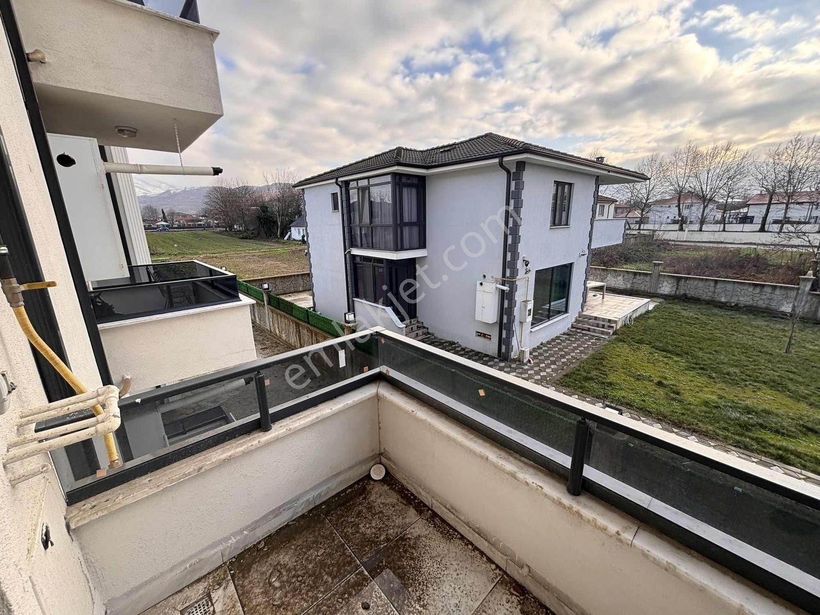 Spor Kompleksi Arkası Ara Kat İskanlı 1+1 Daire - Görsel 9