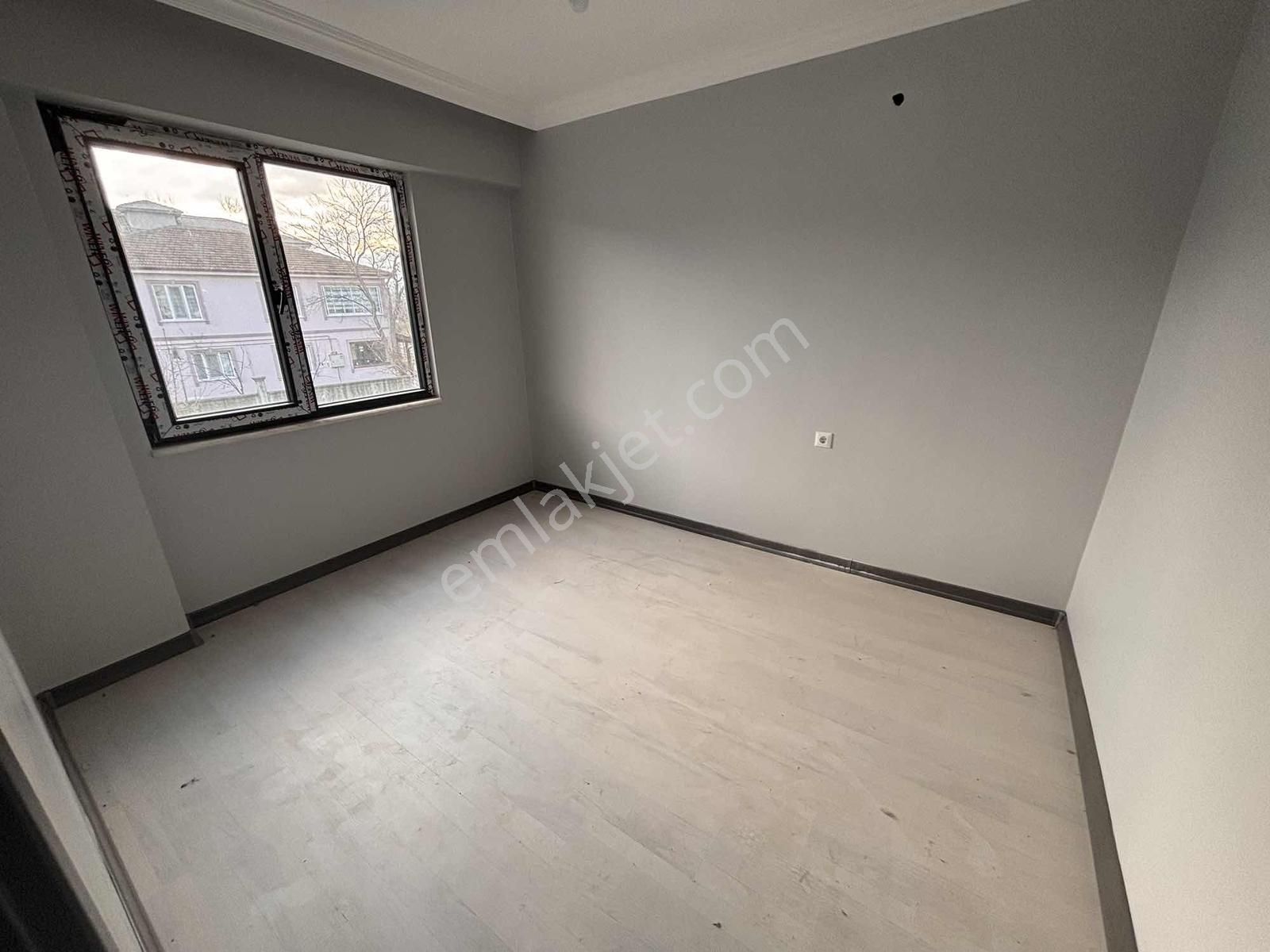 Spor Kompleksi Arkası Ara Kat İskanlı 1+1 Daire - Görsel 7