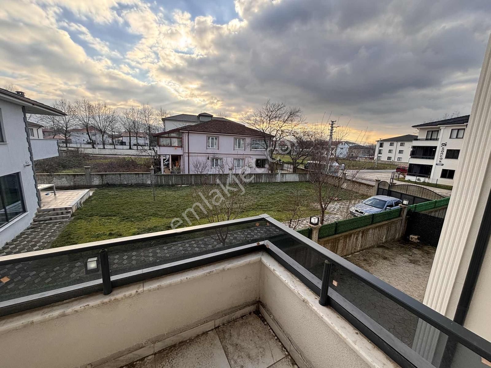 Spor Kompleksi Arkası Ara Kat İskanlı 1+1 Daire - Görsel 12