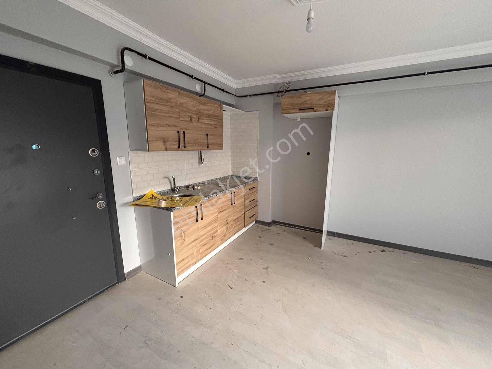 Spor Kompleksi Arkası Ara Kat İskanlı 1+1 Daire - Görsel 4