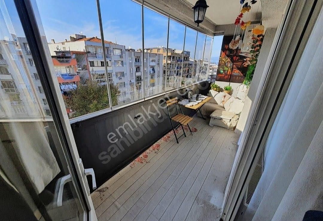 Deniz Manzaralı Merkezde Satılık Ev - Görsel 13