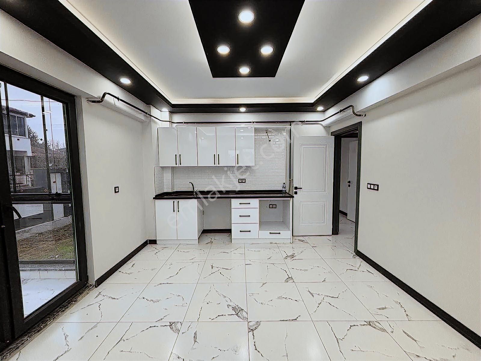 Yeni Camiye 200m Mesafede | İskanlı | Yüksek Giriş | 2+0 Daire