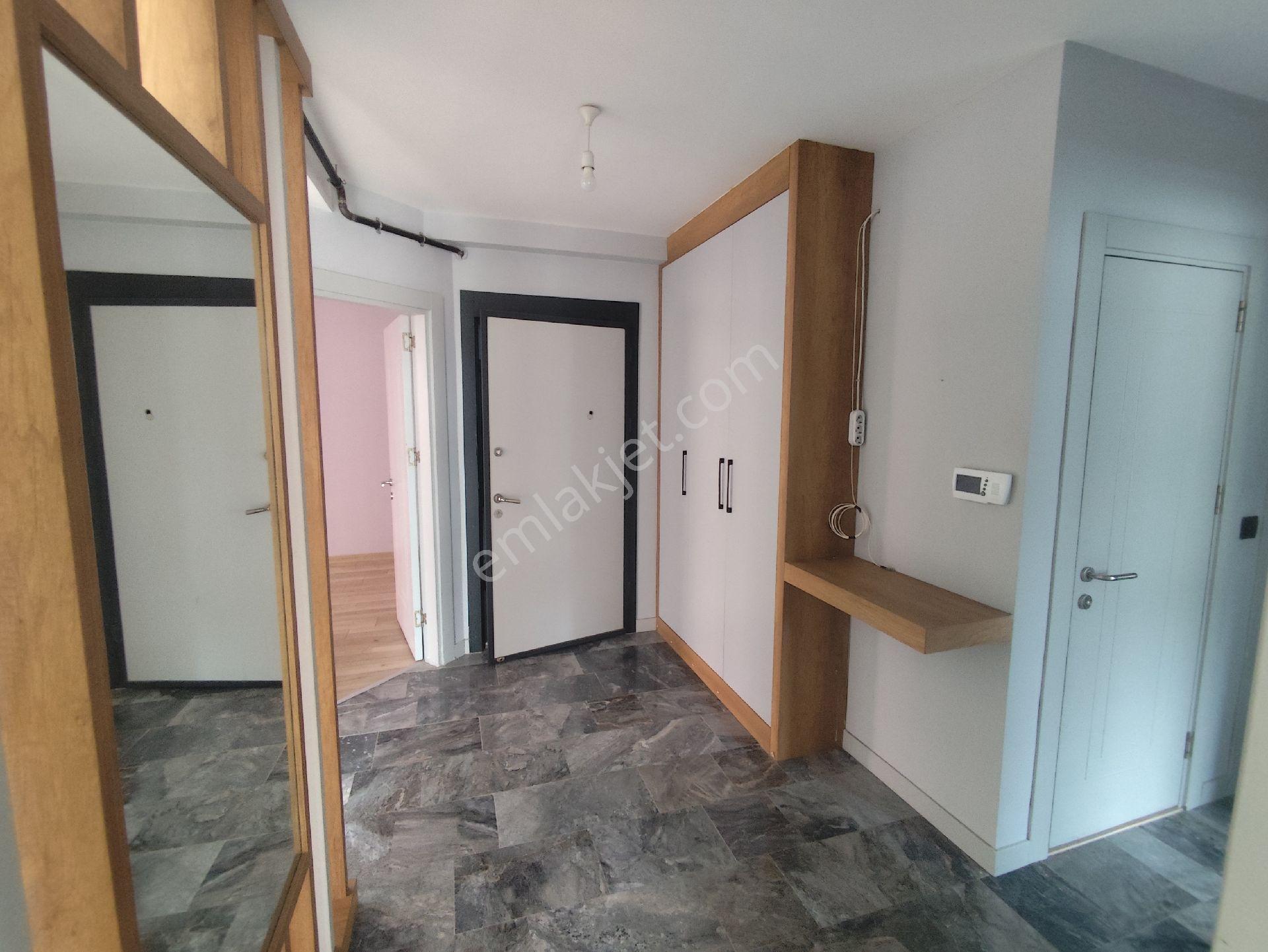 Kozanyolu'nda Kiralık 3+1 Kombili Az Katlı Daire! - Görsel 7