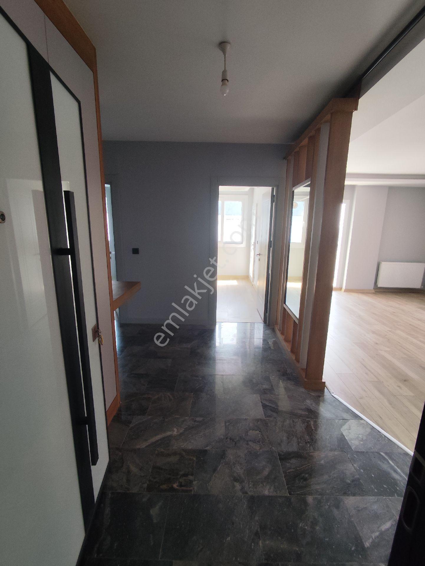 Kozanyolu'nda Kiralık 3+1 Kombili Az Katlı Daire! - Görsel 8