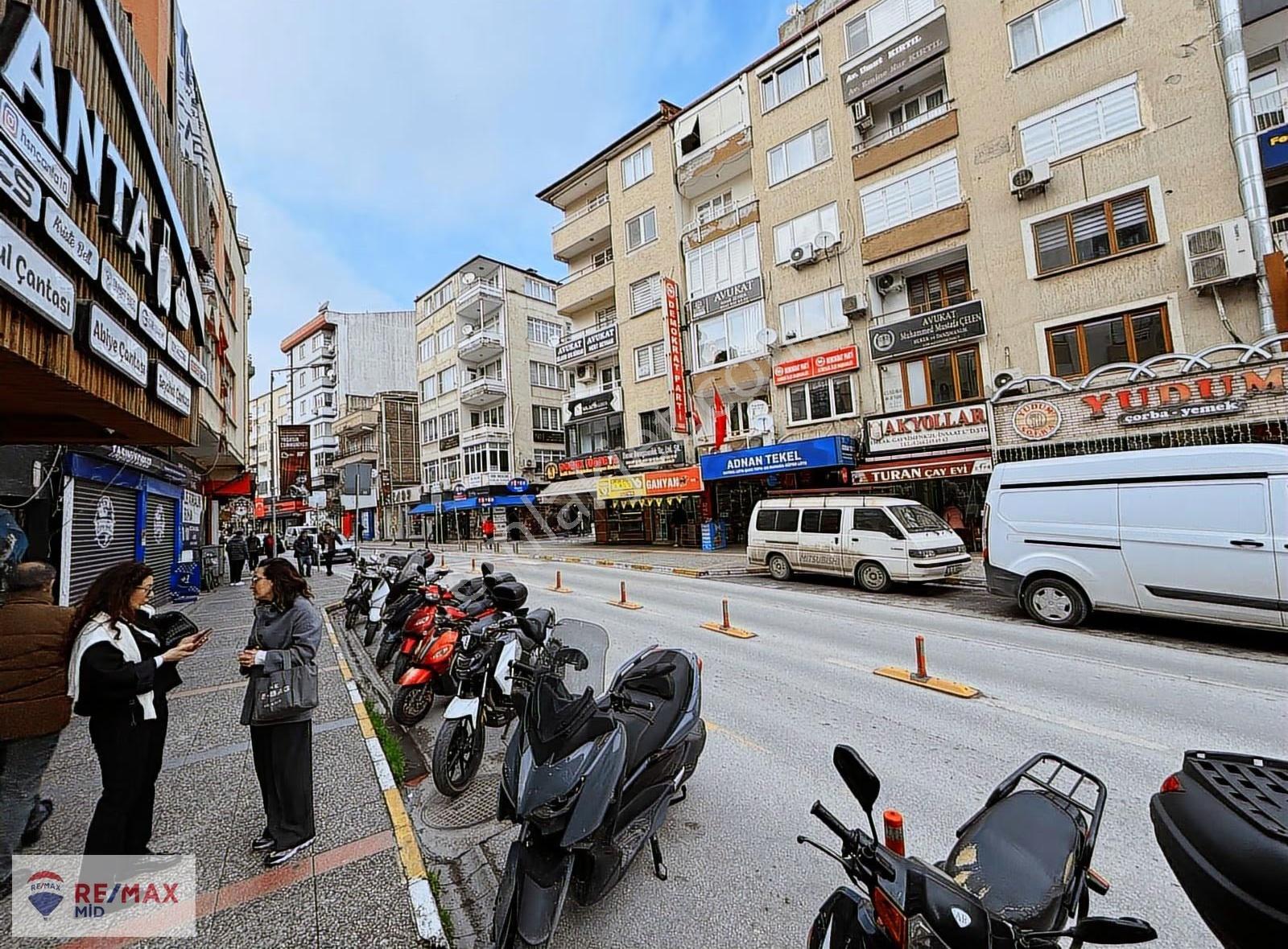 Remax Mid'den Kızılay Cad. Üzerinde Satılık Dükkan - Görsel 2