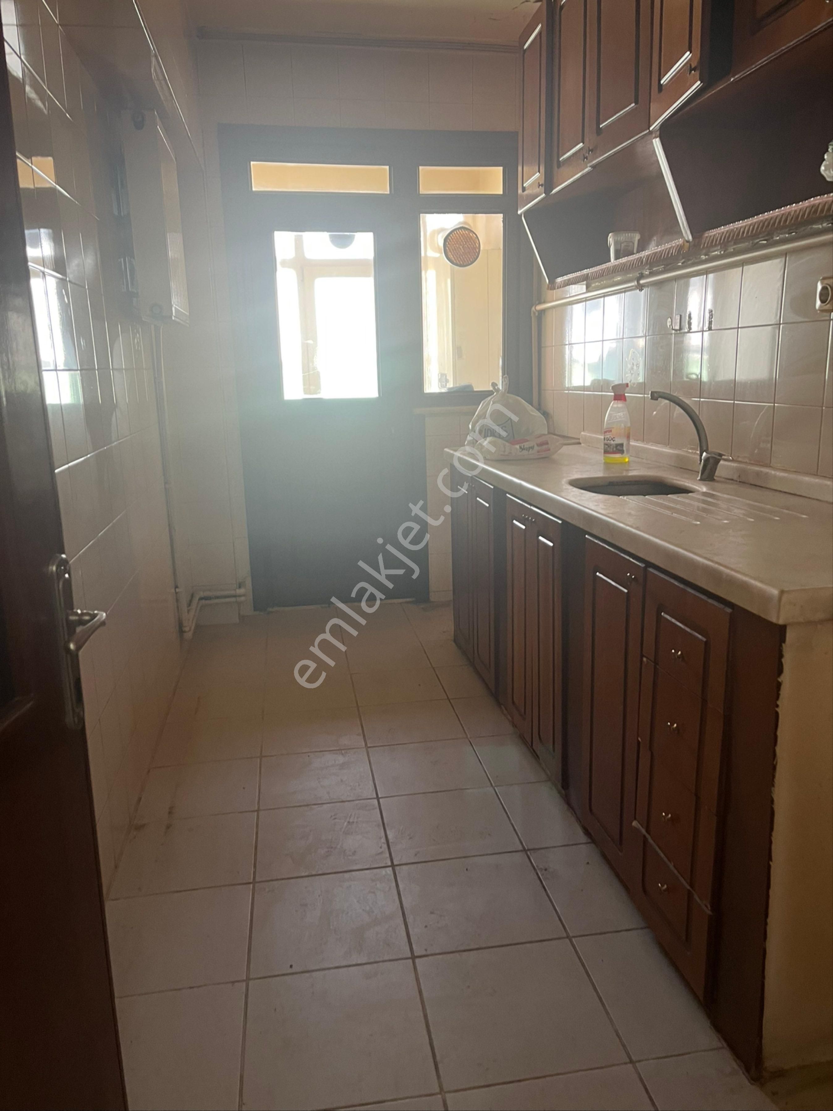 Tramvaya Ve Ana Caddeye Yakın 3+1 Geniş Kiralık Daire - Görsel 22