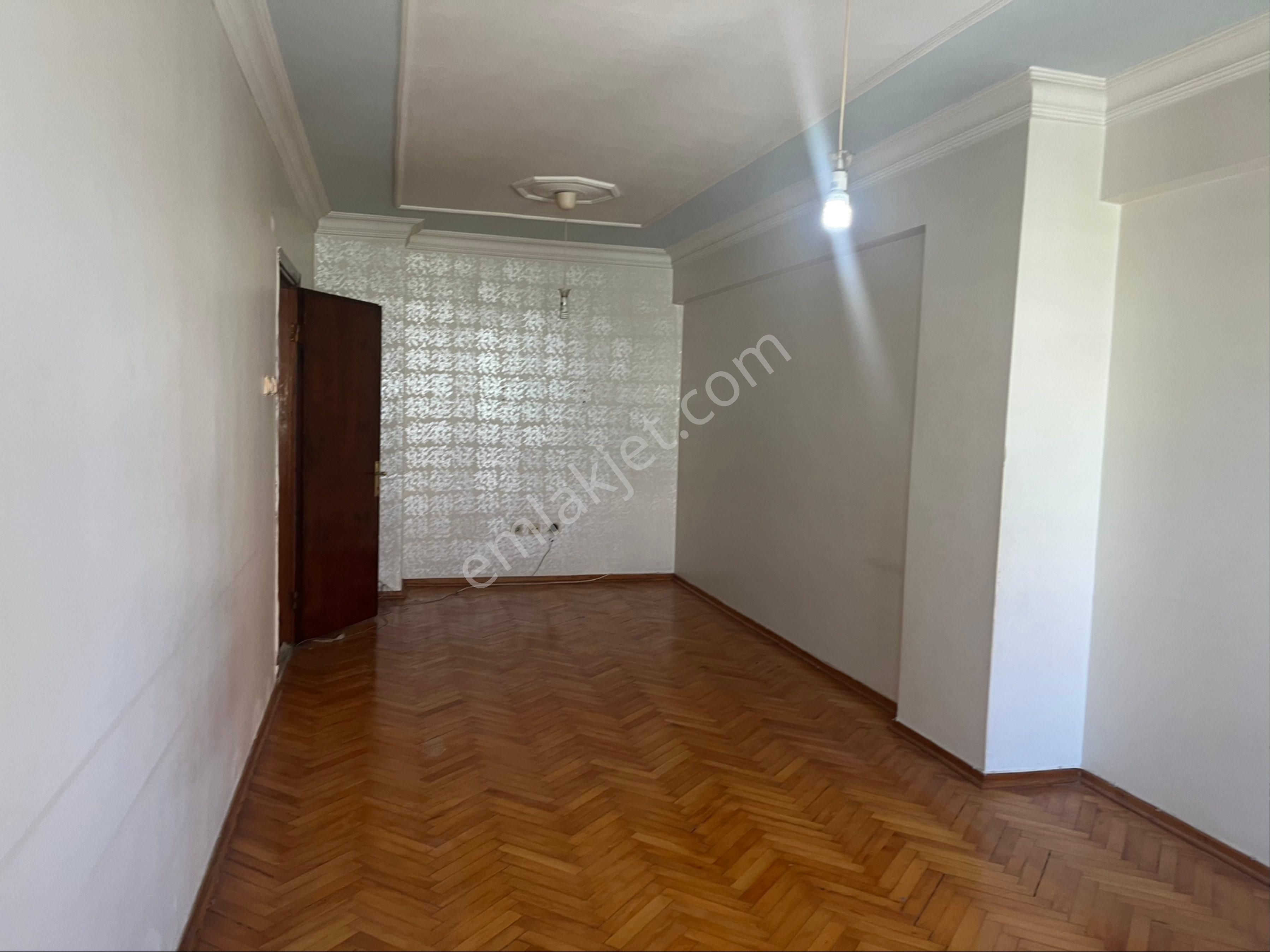 Tramvaya Ve Ana Caddeye Yakın 3+1 Geniş Kiralık Daire - Görsel 3