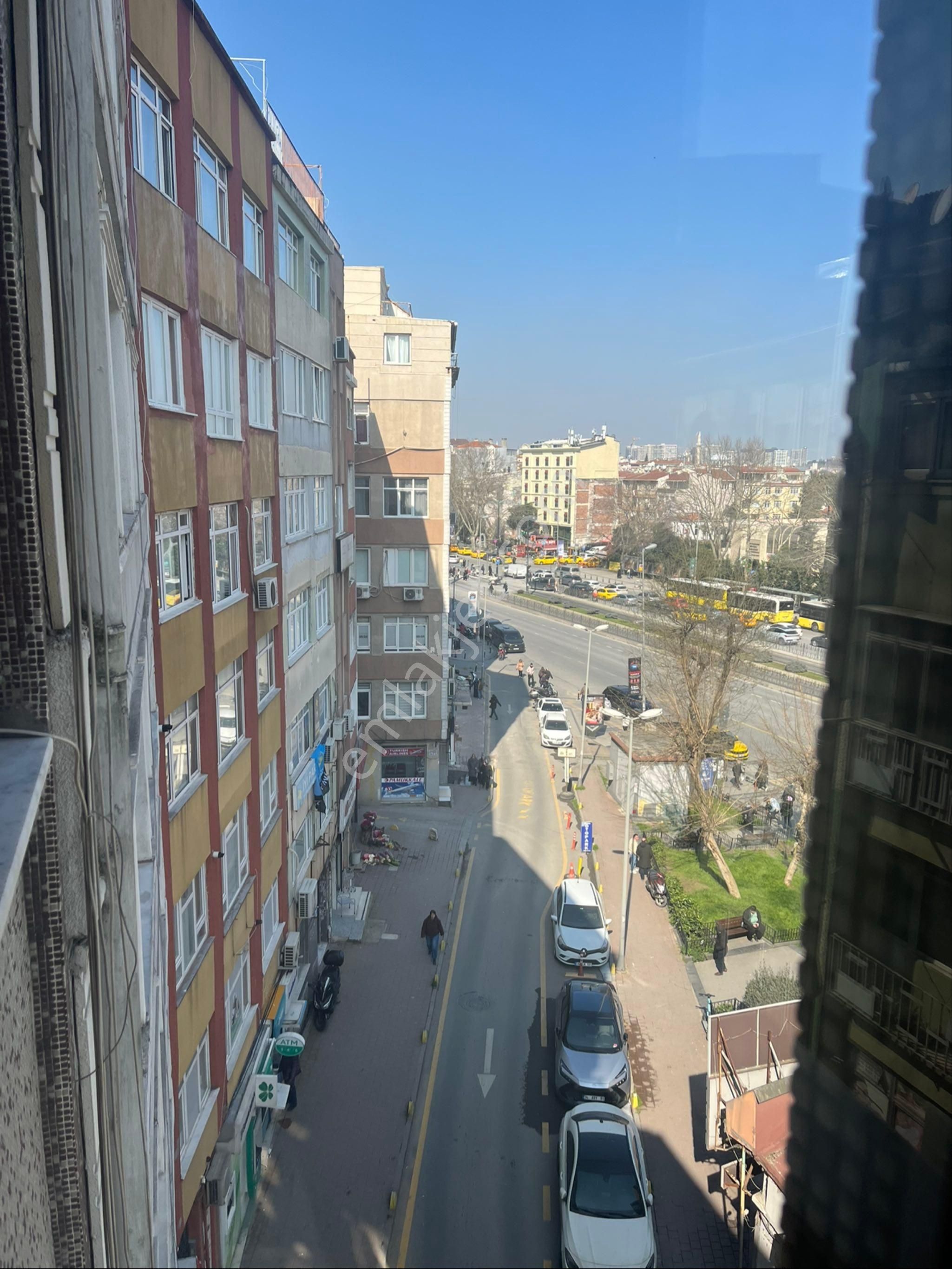 Tramvaya Ve Ana Caddeye Yakın 3+1 Geniş Kiralık Daire - Görsel 6