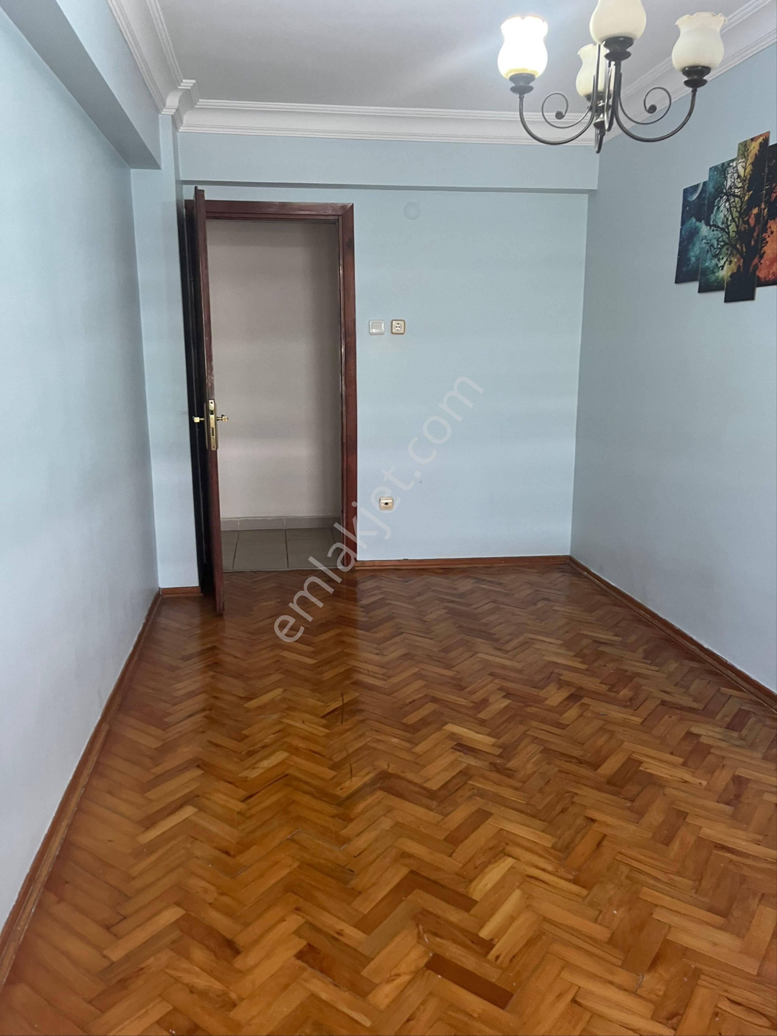 Tramvaya Ve Ana Caddeye Yakın 3+1 Geniş Kiralık Daire - Görsel 12