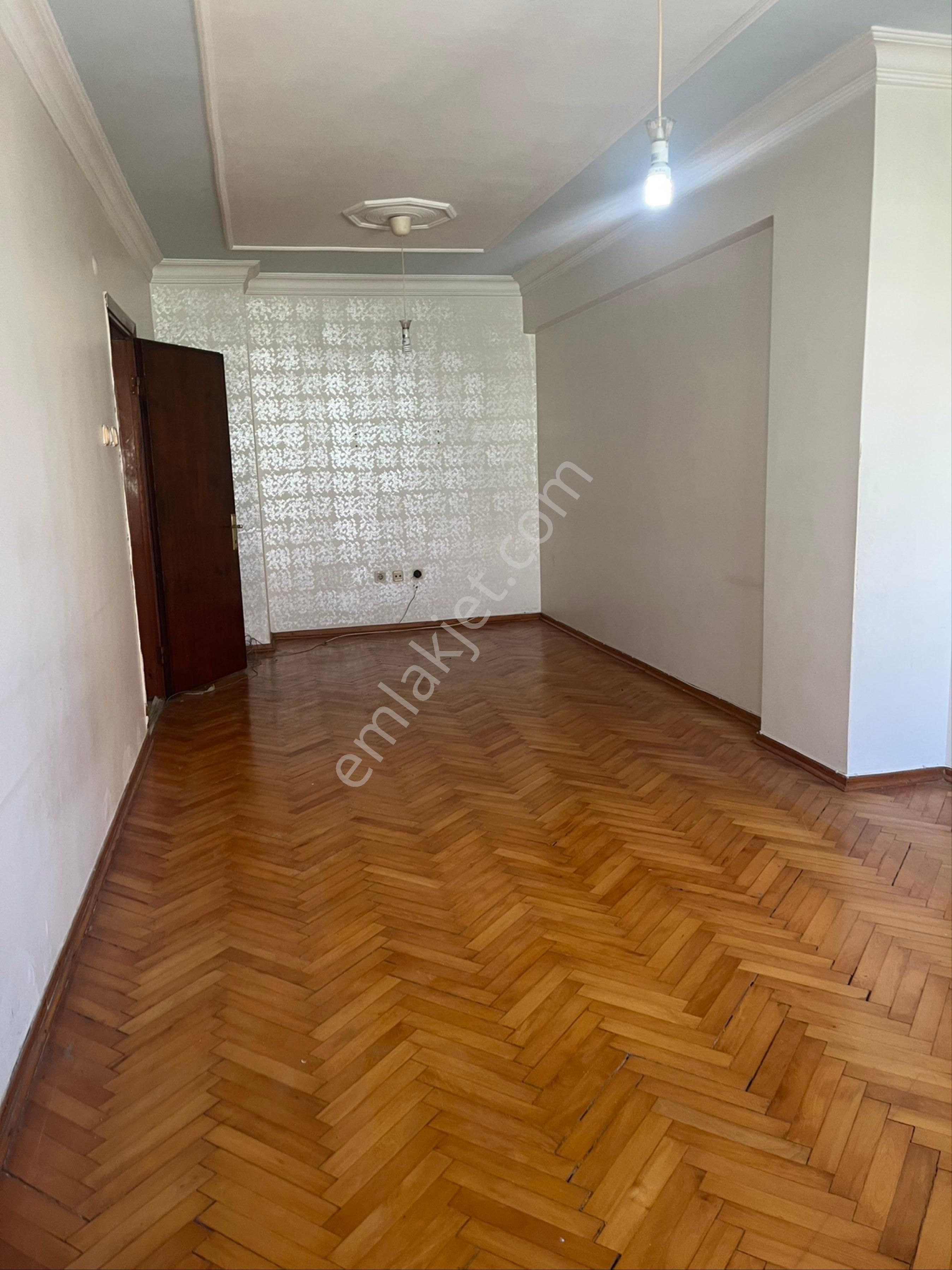 Tramvaya Ve Ana Caddeye Yakın 3+1 Geniş Kiralık Daire - Görsel 4