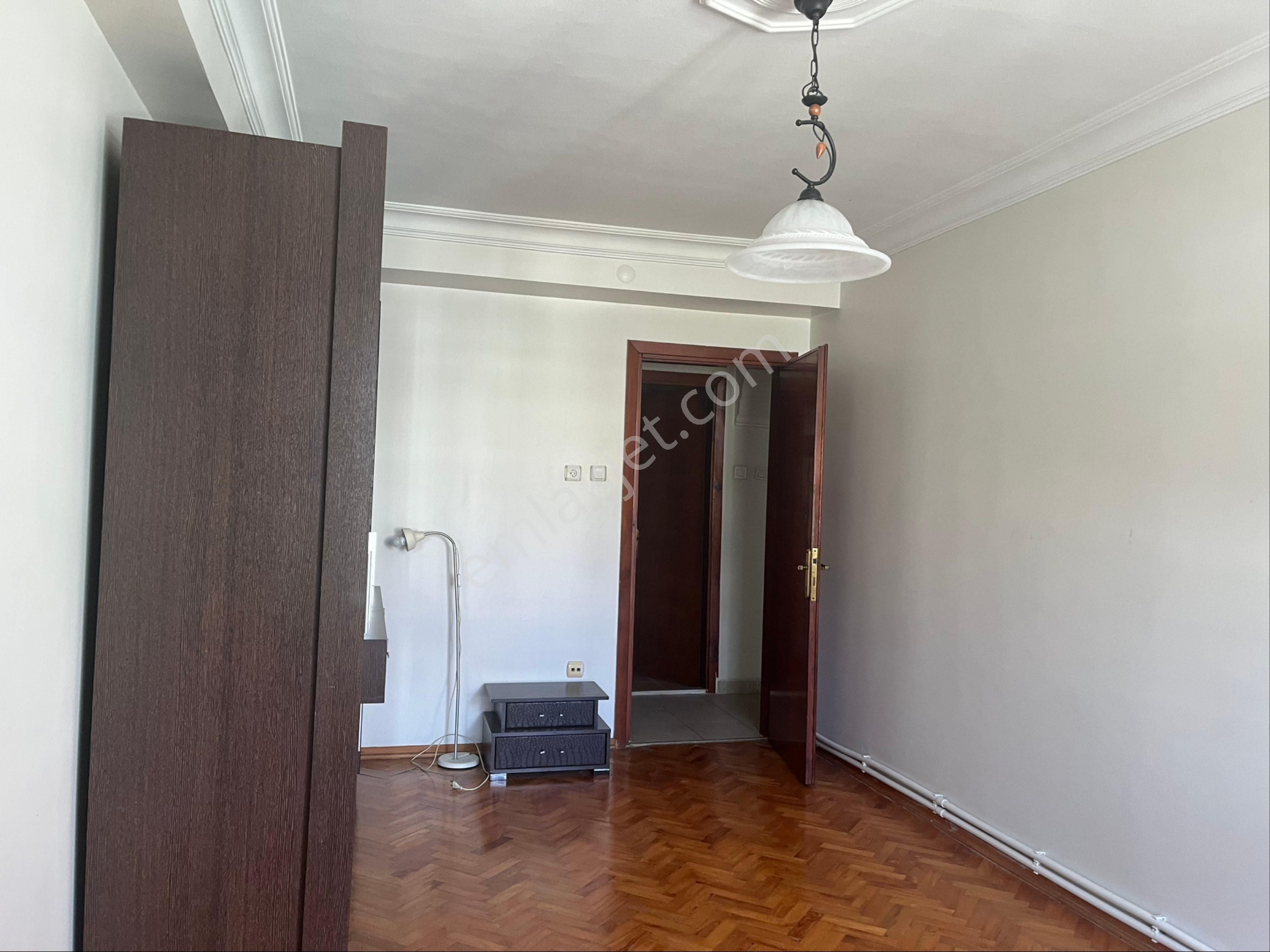 Tramvaya Ve Ana Caddeye Yakın 3+1 Geniş Kiralık Daire - Görsel 14