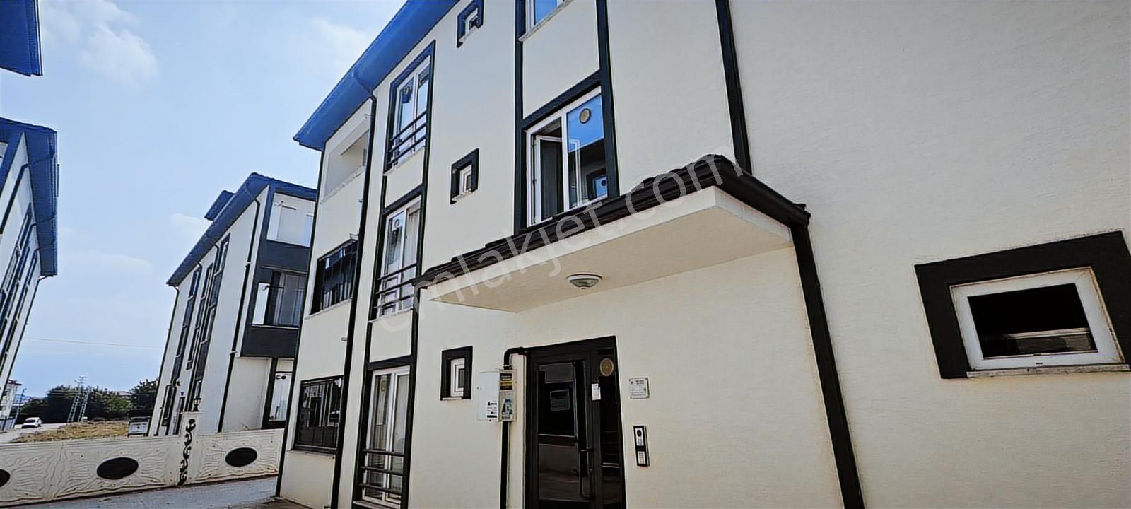 Eşyalı İskanlı Kiracılı 3.kat Satılık 1+1 Daire - Görsel 5