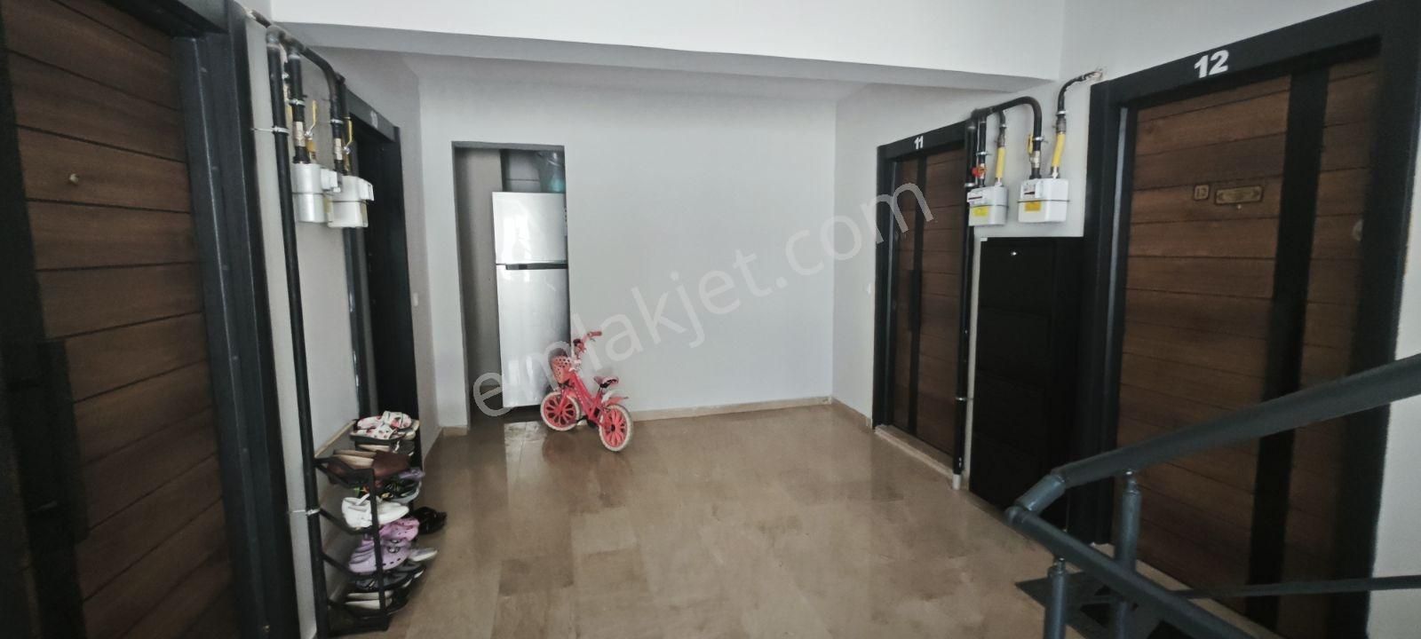 Eşyalı İskanlı Kiracılı 3.kat Satılık 1+1 Daire - Görsel 18