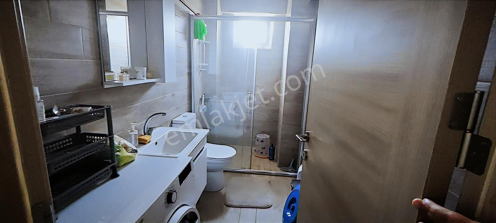 Eşyalı İskanlı Kiracılı 3.kat Satılık 1+1 Daire - Görsel 3