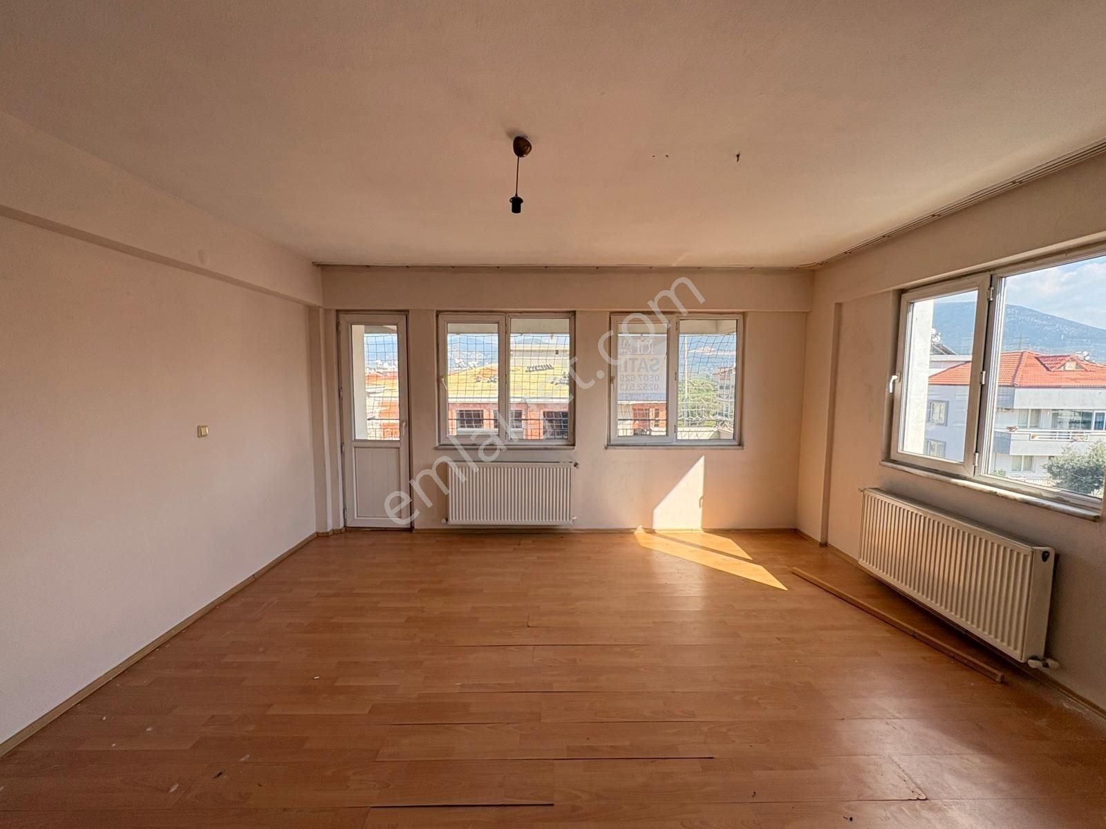 Milas Cumhuriyet Mahallesinde 3+1 Doğalgazlı Kiralık Daire - Görsel 9