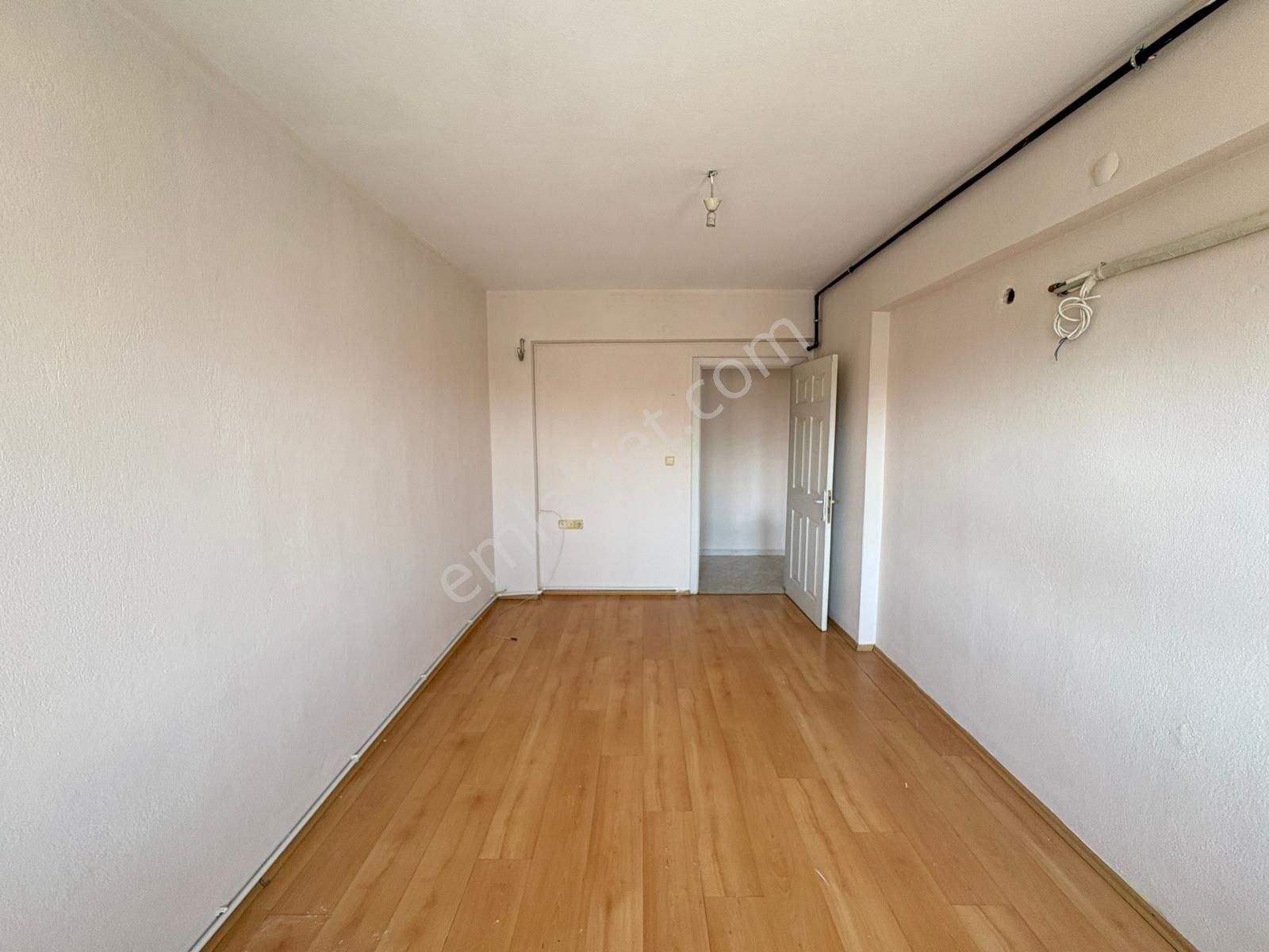 Milas Cumhuriyet Mahallesinde 3+1 Doğalgazlı Kiralık Daire - Görsel 16