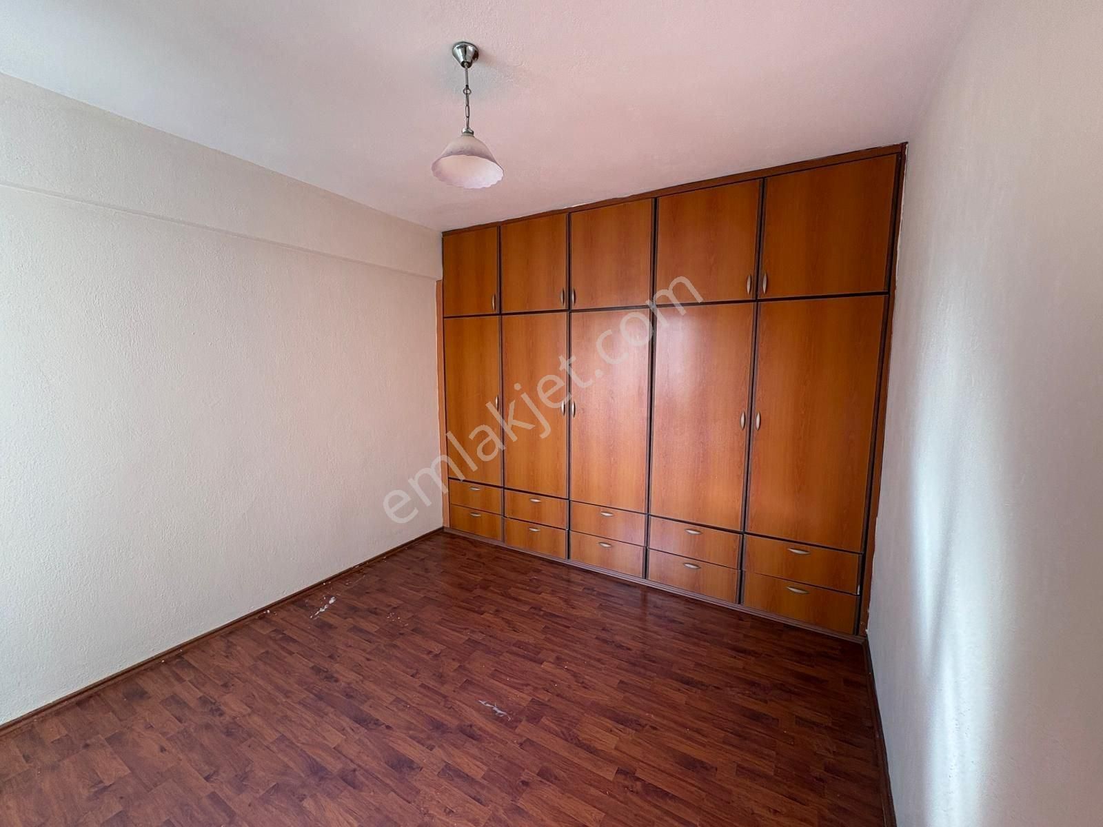 Milas Cumhuriyet Mahallesinde 3+1 Doğalgazlı Kiralık Daire - Görsel 18