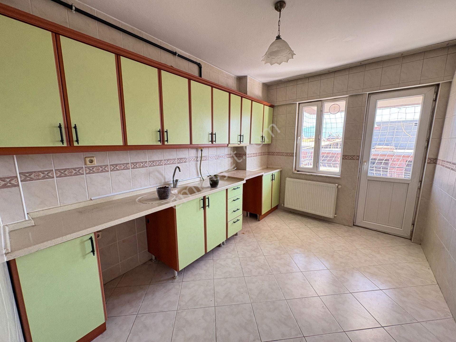 Milas Cumhuriyet Mahallesinde 3+1 Doğalgazlı Kiralık Daire - Görsel 3