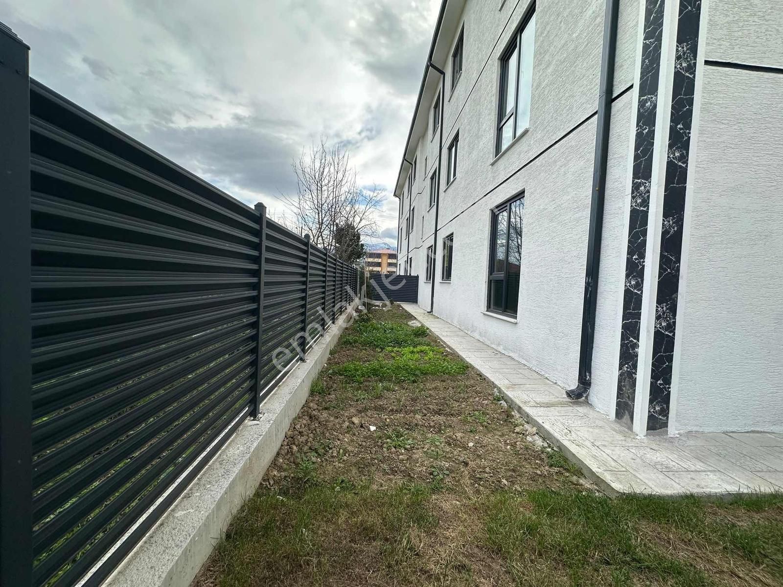 Aker Emlaktan İskanlı Bahçeli Lüks 2+1 Daire - Görsel 18