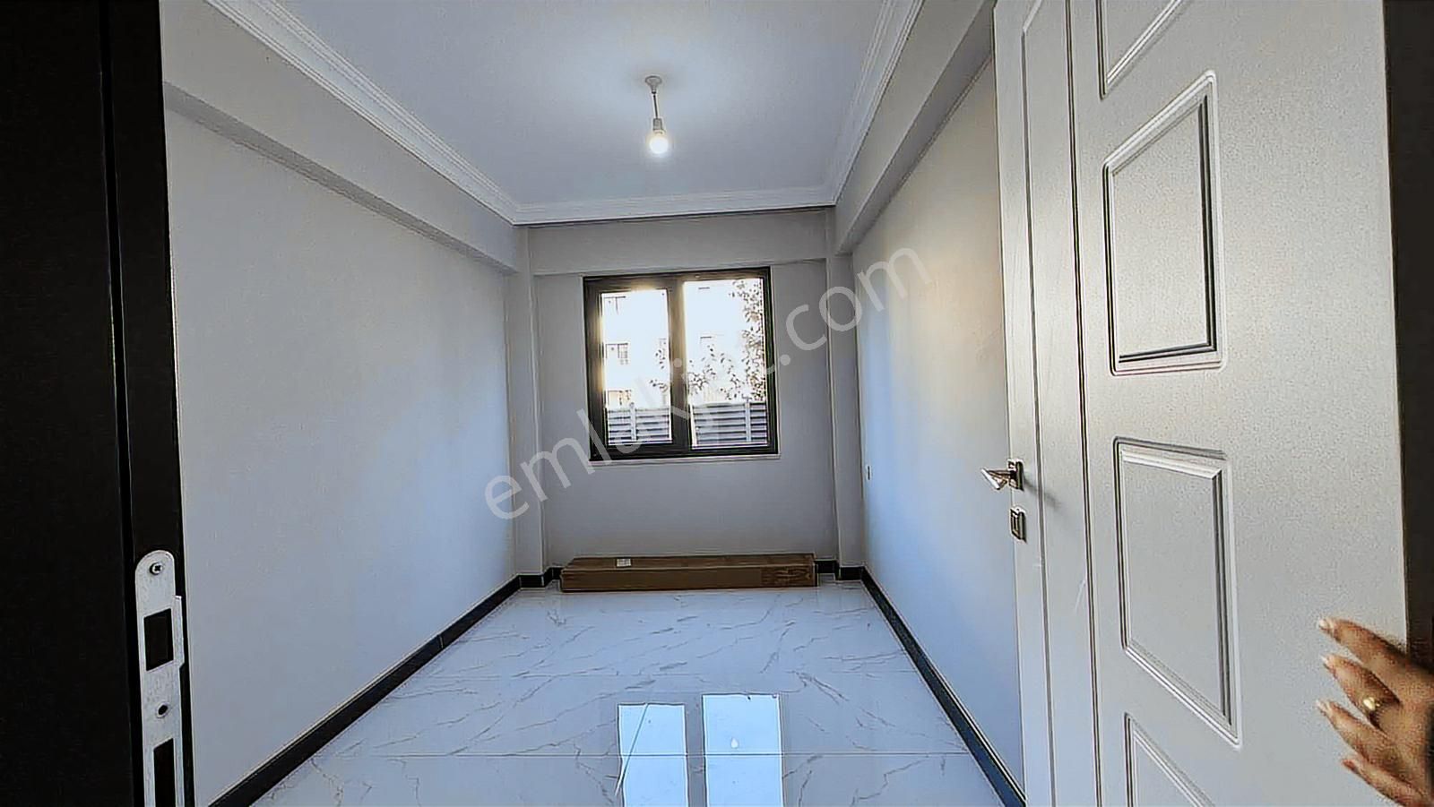 Aker Emlaktan İskanlı Bahçeli Lüks 2+1 Daire - Görsel 3