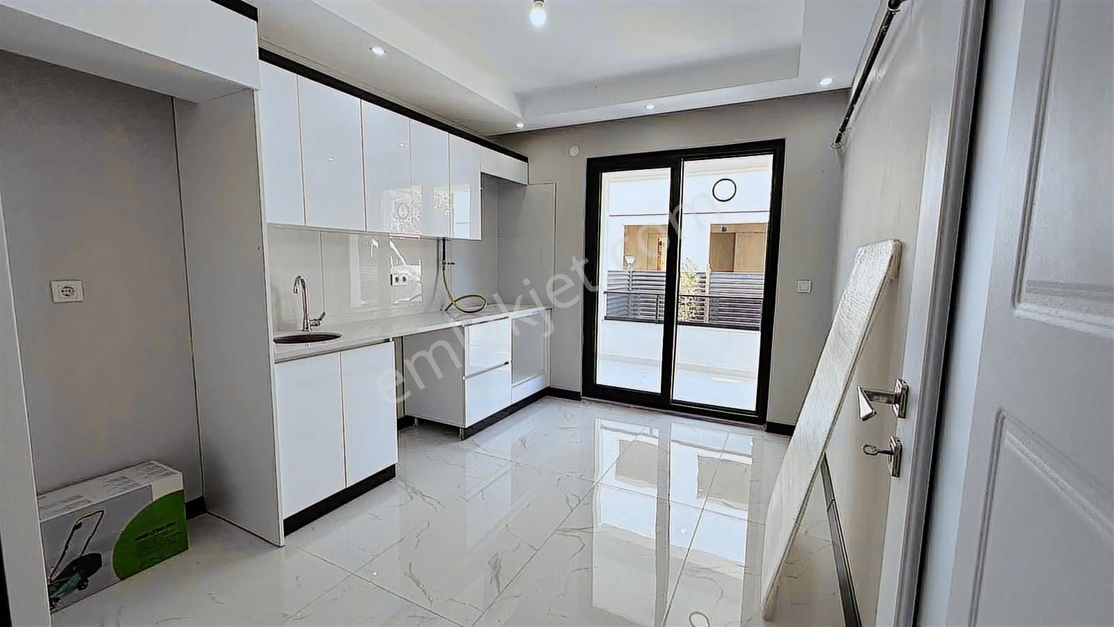 Aker Emlaktan İskanlı Bahçeli Lüks 2+1 Daire - Görsel 9