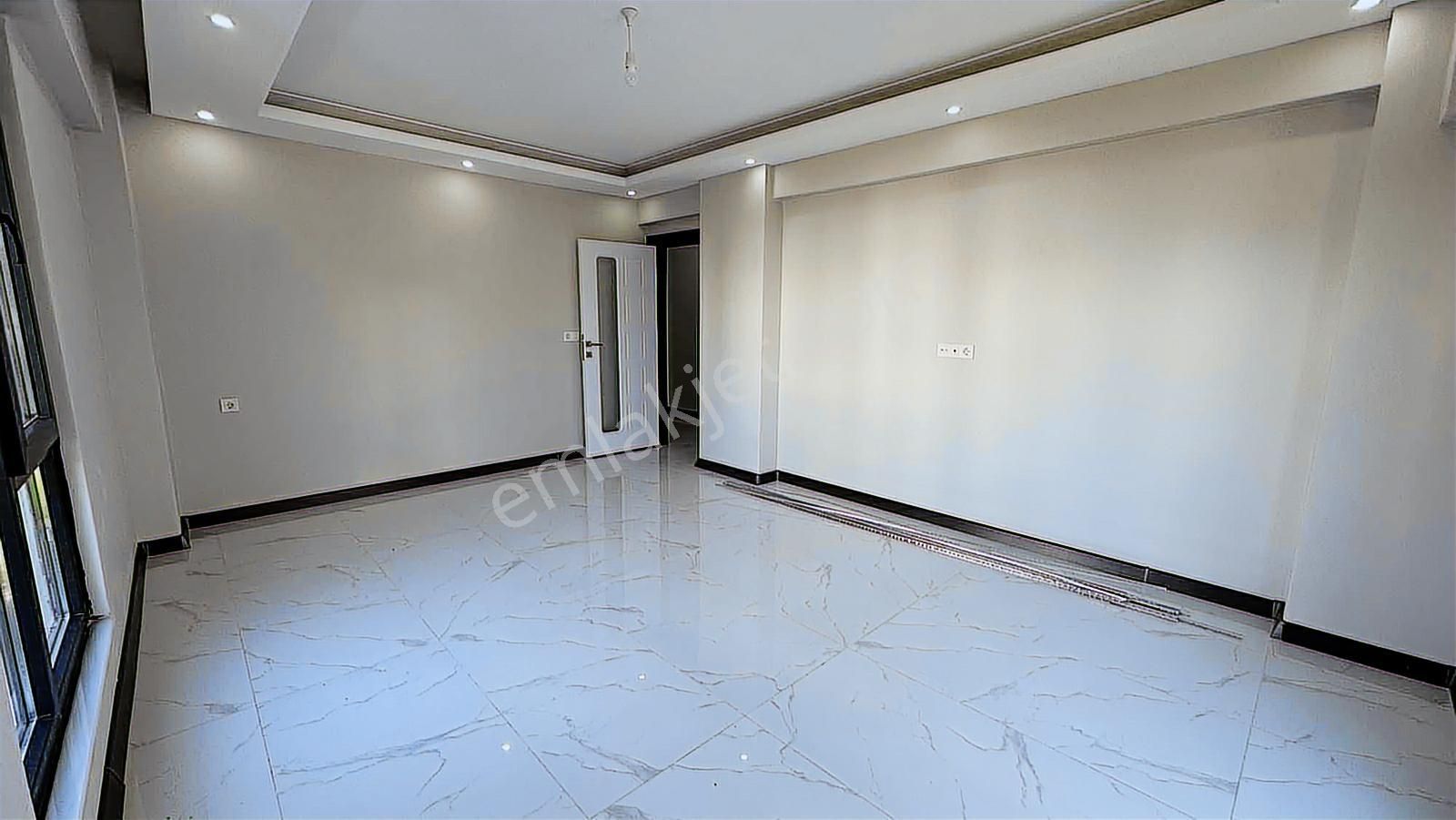 Aker Emlaktan İskanlı Bahçeli Lüks 2+1 Daire - Görsel 14