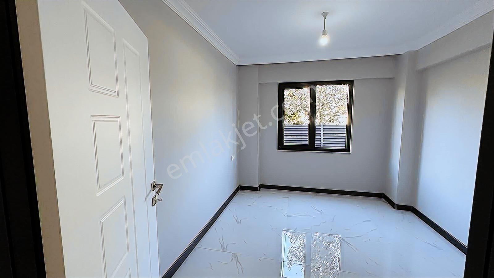 Aker Emlaktan İskanlı Bahçeli Lüks 2+1 Daire - Görsel 17