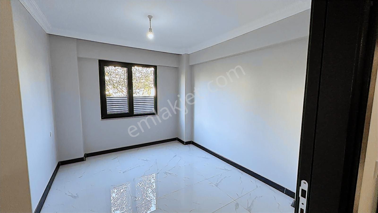 Aker Emlaktan İskanlı Bahçeli Lüks 2+1 Daire - Görsel 5