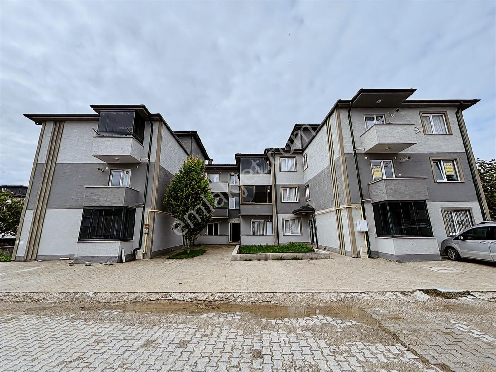 Eşyalı İskanlı Kiracılı 3.kat 1+1 Satılık Daire - Görsel 4