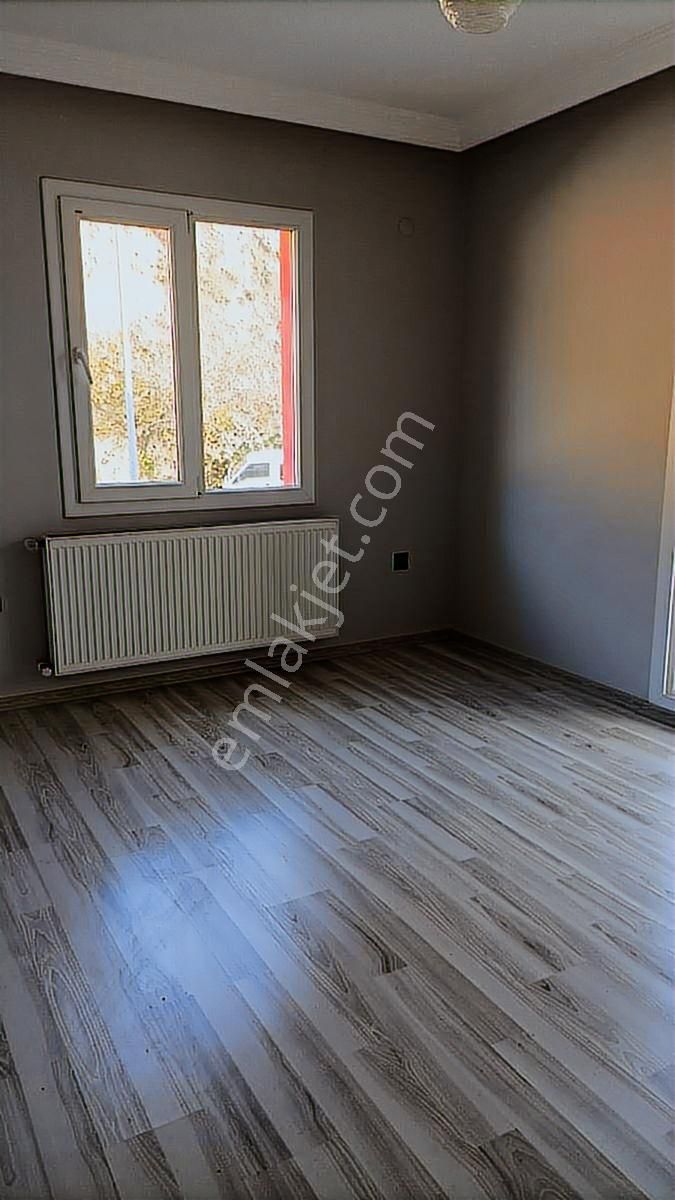 Kuşadası Ege Mh Nezih Site İçerisinde 3+1.kapalı Mutfaklı,kirlk - Görsel 30