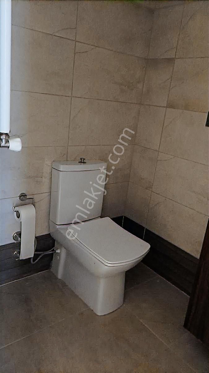 Kuşadası Ege Mh Nezih Site İçerisinde 3+1.kapalı Mutfaklı,kirlk - Görsel 32