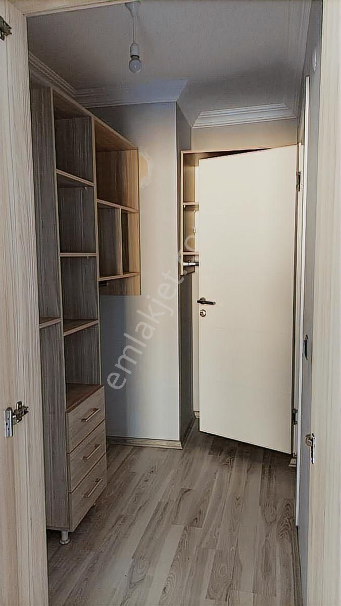 Kuşadası Ege Mh Nezih Site İçerisinde 3+1.kapalı Mutfaklı,kirlk - Görsel 18
