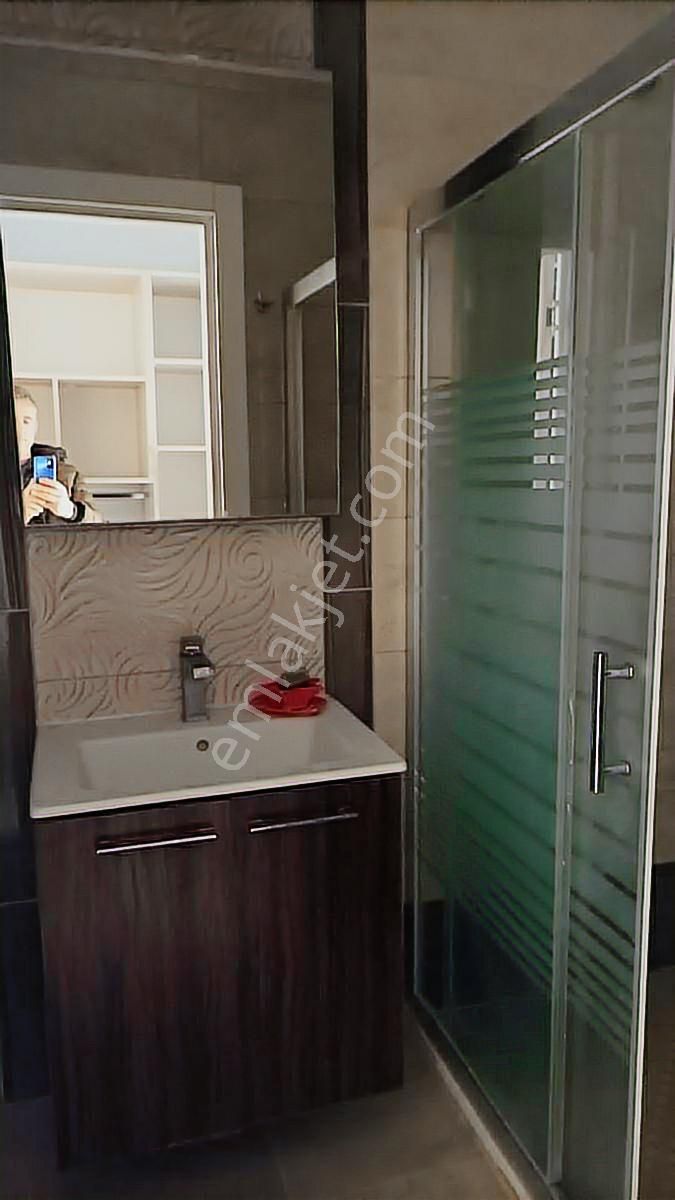 Kuşadası Ege Mh Nezih Site İçerisinde 3+1.kapalı Mutfaklı,kirlk - Görsel 21