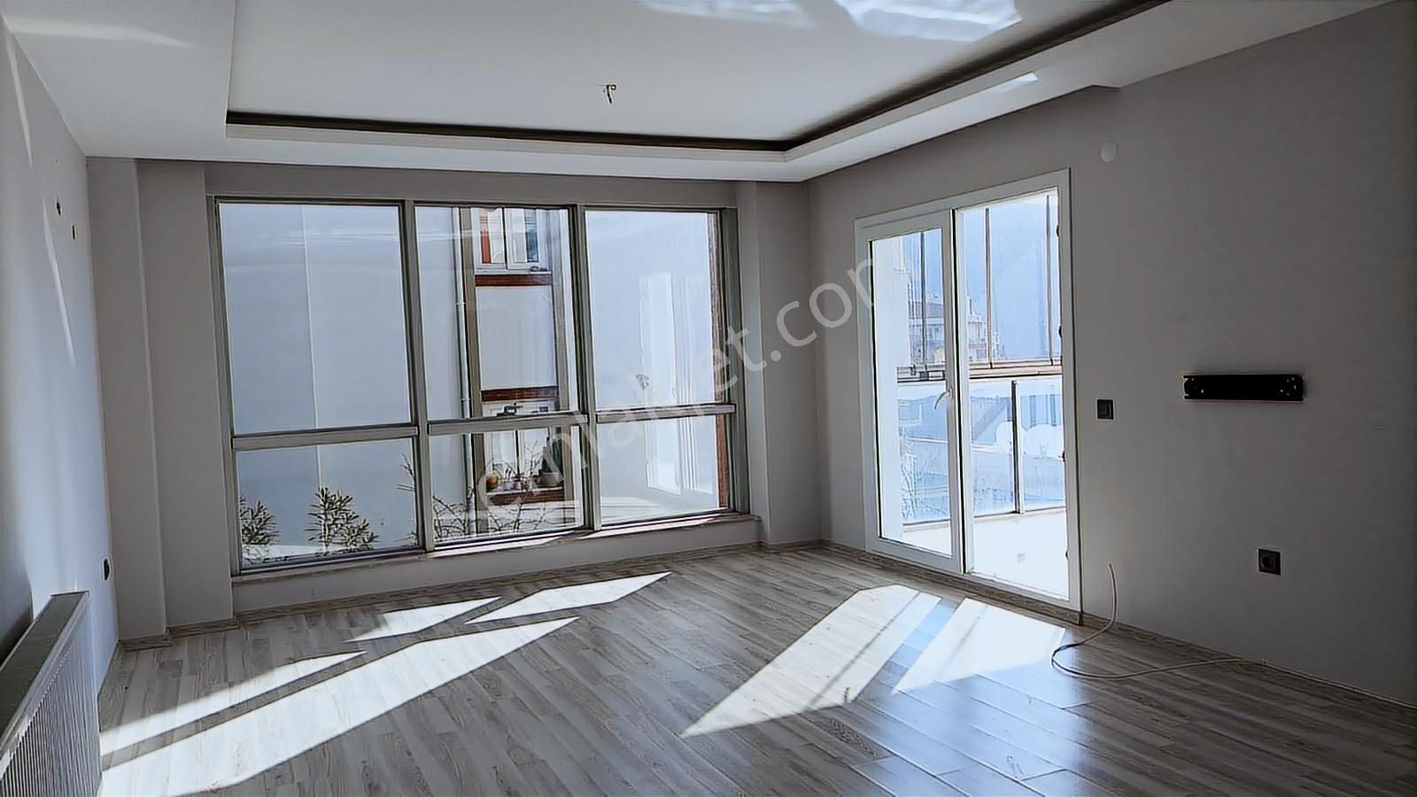 Kuşadası Ege Mh Nezih Site İçerisinde 3+1.kapalı Mutfaklı,kirlk - Görsel 17
