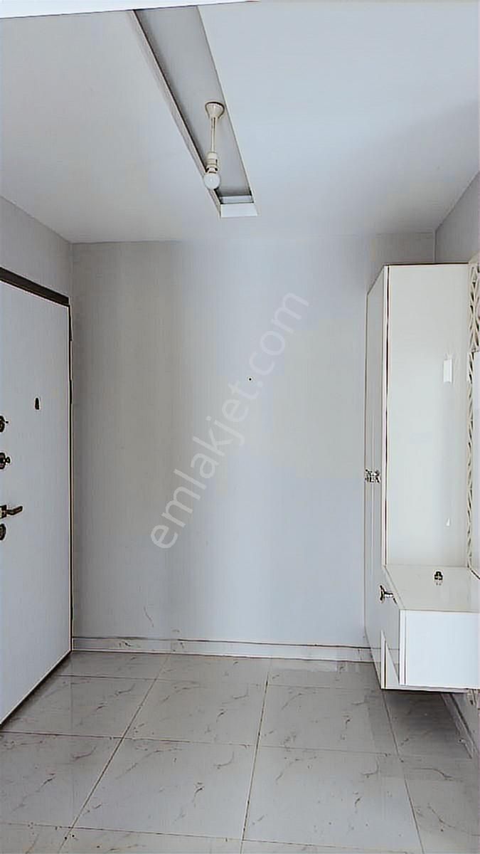 Kuşadası Ege Mh Nezih Site İçerisinde 3+1.kapalı Mutfaklı,kirlk - Görsel 27