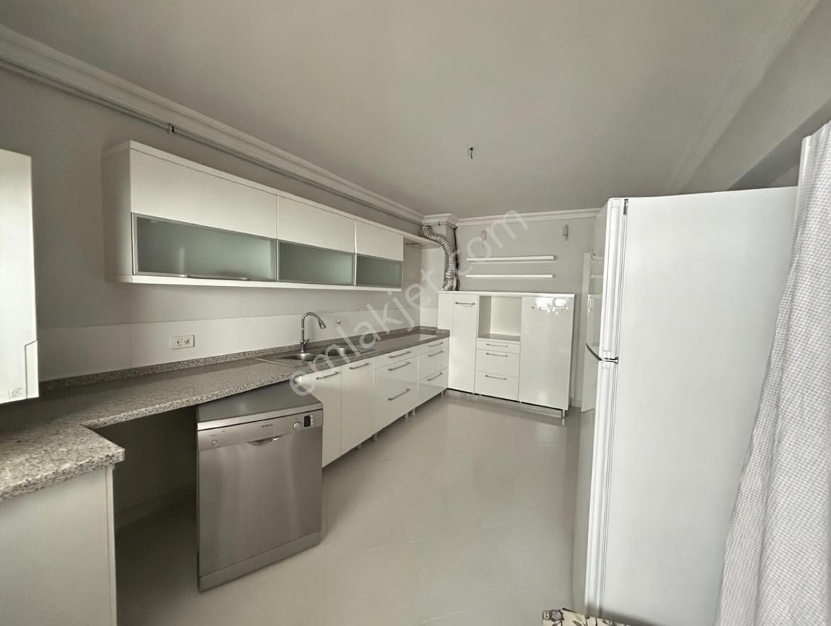 Taner'den Akpınar Mah'de 3+1 Orta Kat Çift Banyolu Asansörlü - Görsel 24