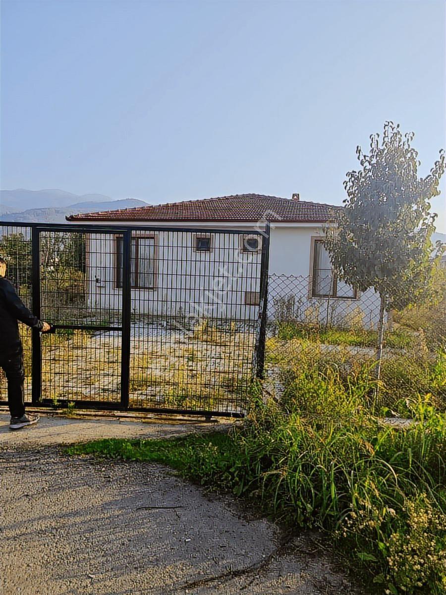 1.150 Metrekare Arsa İçinde 130 Metrekare Lüks 3+1 Yerdenısı Ev