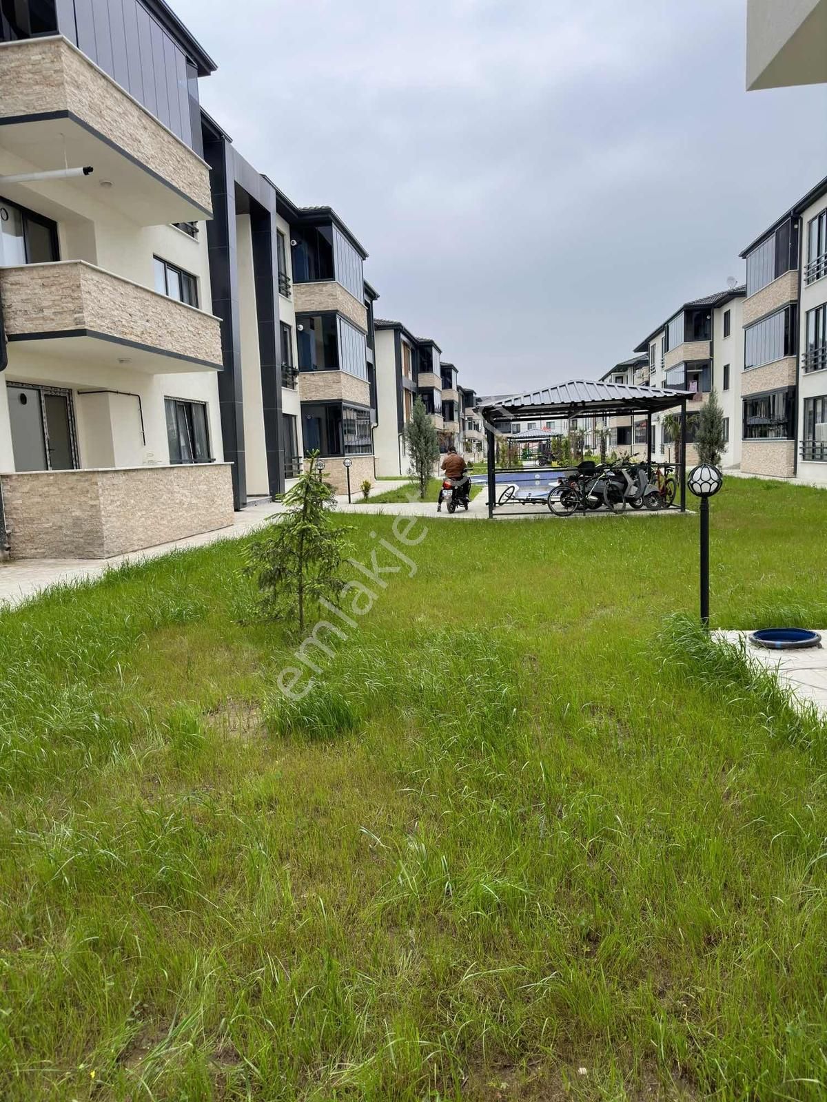 Aker Emlaktan Lüx Site İçerisinde Eşyalı 1+1 - Görsel 22