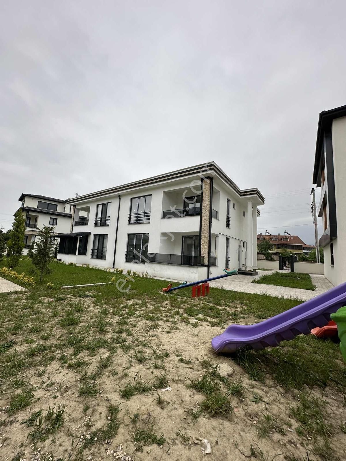 Aker Emlaktan Lüx Site İçerisinde Eşyalı 1+1 - Görsel 21