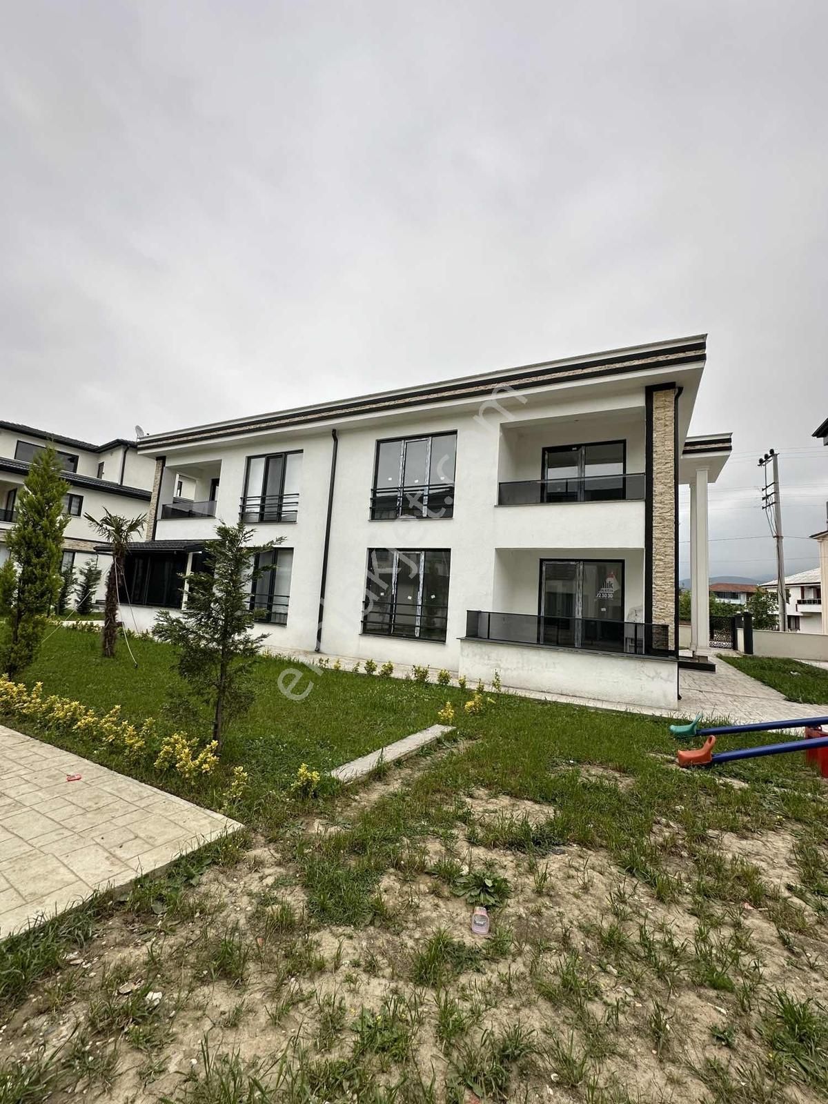 Aker Emlaktan Lüx Site İçerisinde Eşyalı 1+1 - Görsel 14