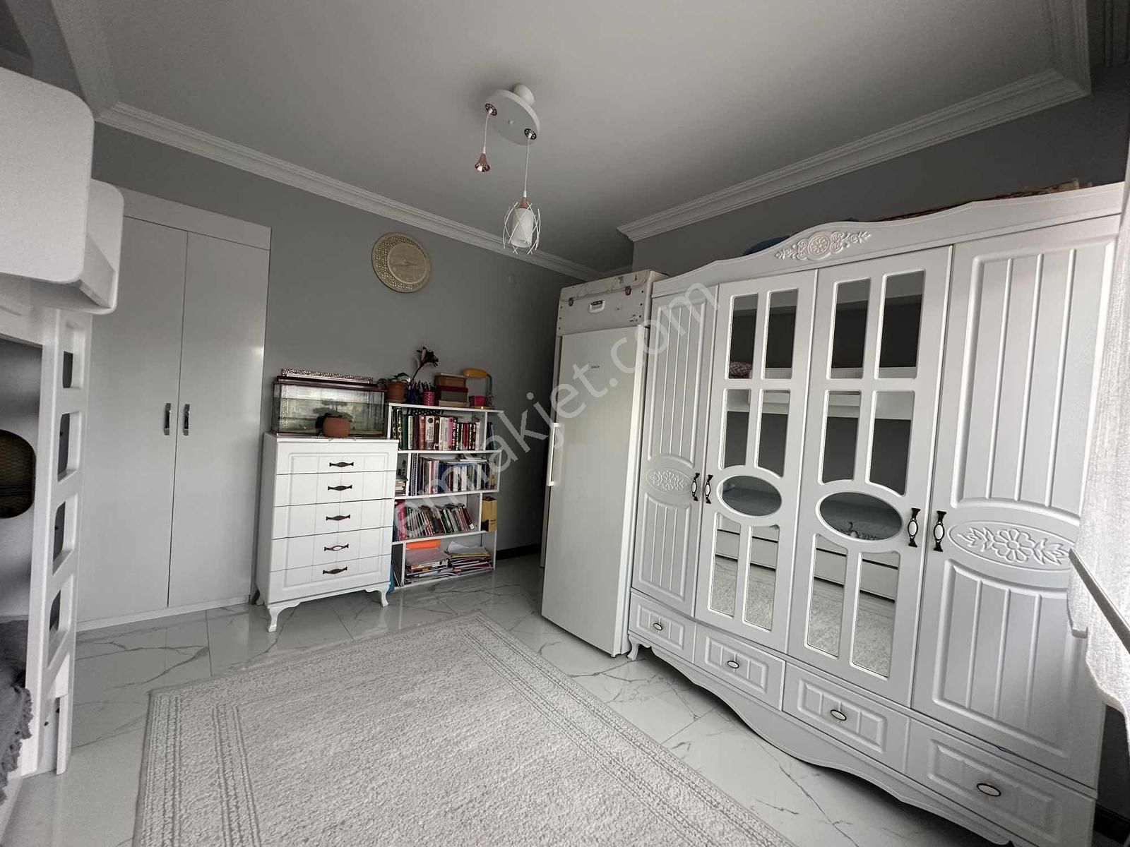 Merkezi Konumda İskanlı 3+1 Lüks Daire - Görsel 11