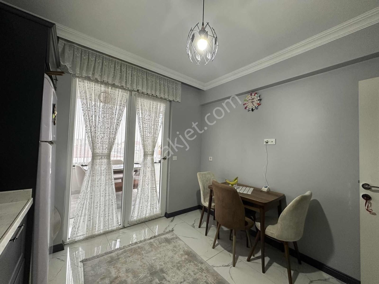 Merkezi Konumda İskanlı 3+1 Lüks Daire - Görsel 23