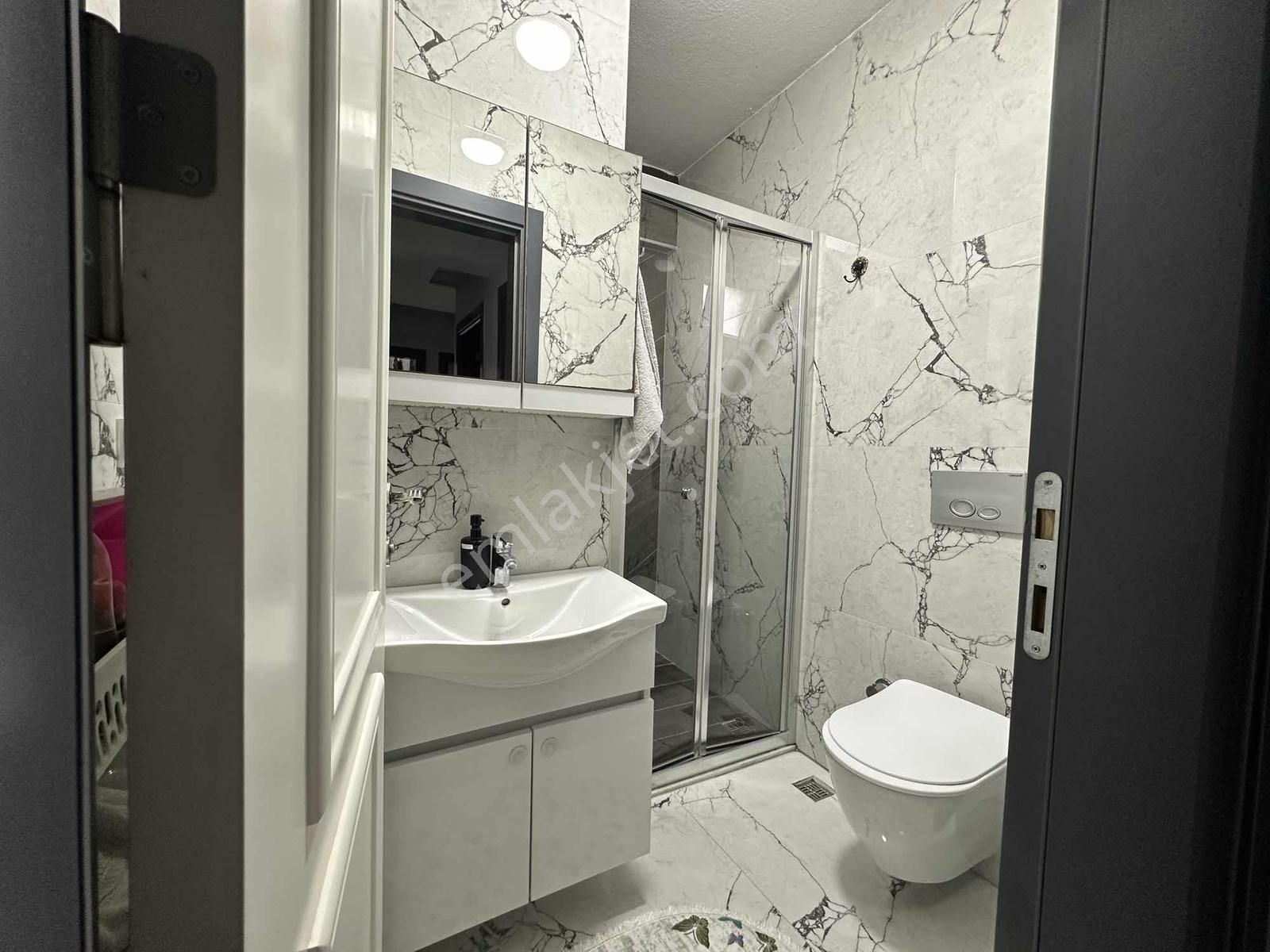 Merkezi Konumda İskanlı 3+1 Lüks Daire - Görsel 19