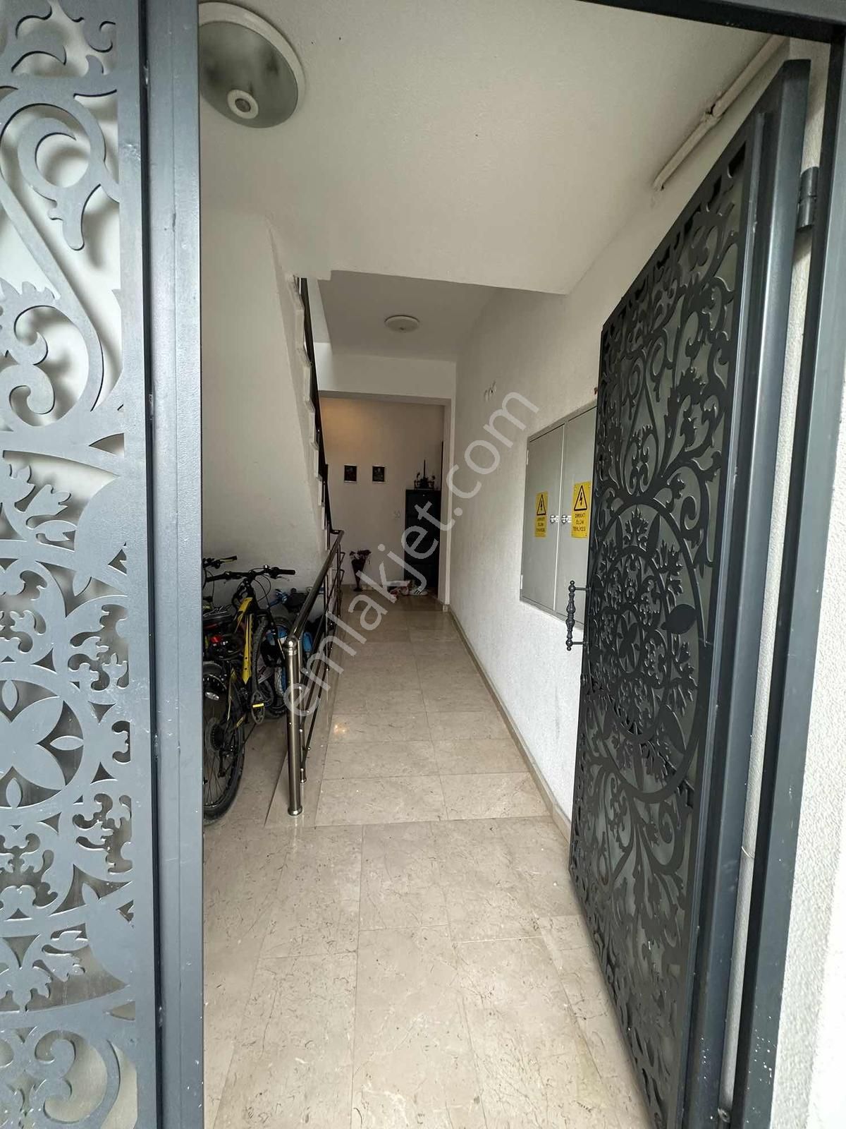 Merkezi Konumda İskanlı 3+1 Lüks Daire - Görsel 6