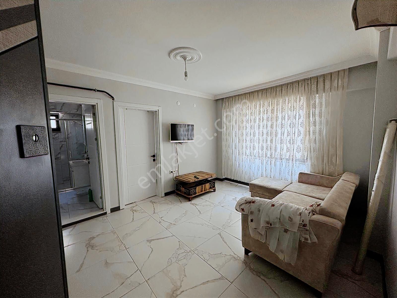 Yeni Mahallede Eşyalı Kiralık 1+1 Daire