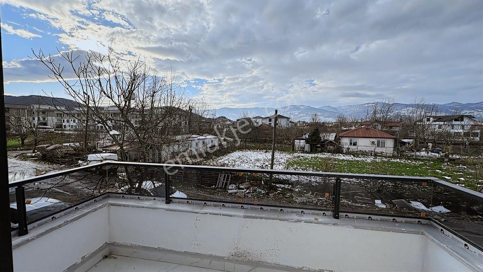 Aker Emlaktan Adliyeye Yakın Lüks Acil Satılık 2+1 Daire - Görsel 7