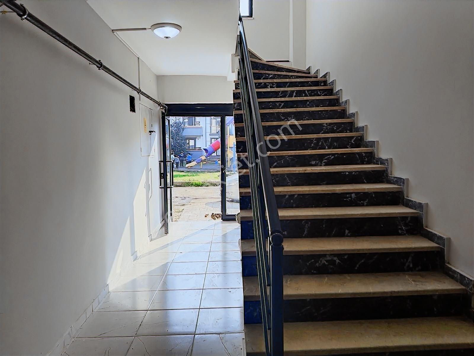 Akermax Gayrimenkulden Merkezi Konum Koridorlu 1+1 Daire - Görsel 4