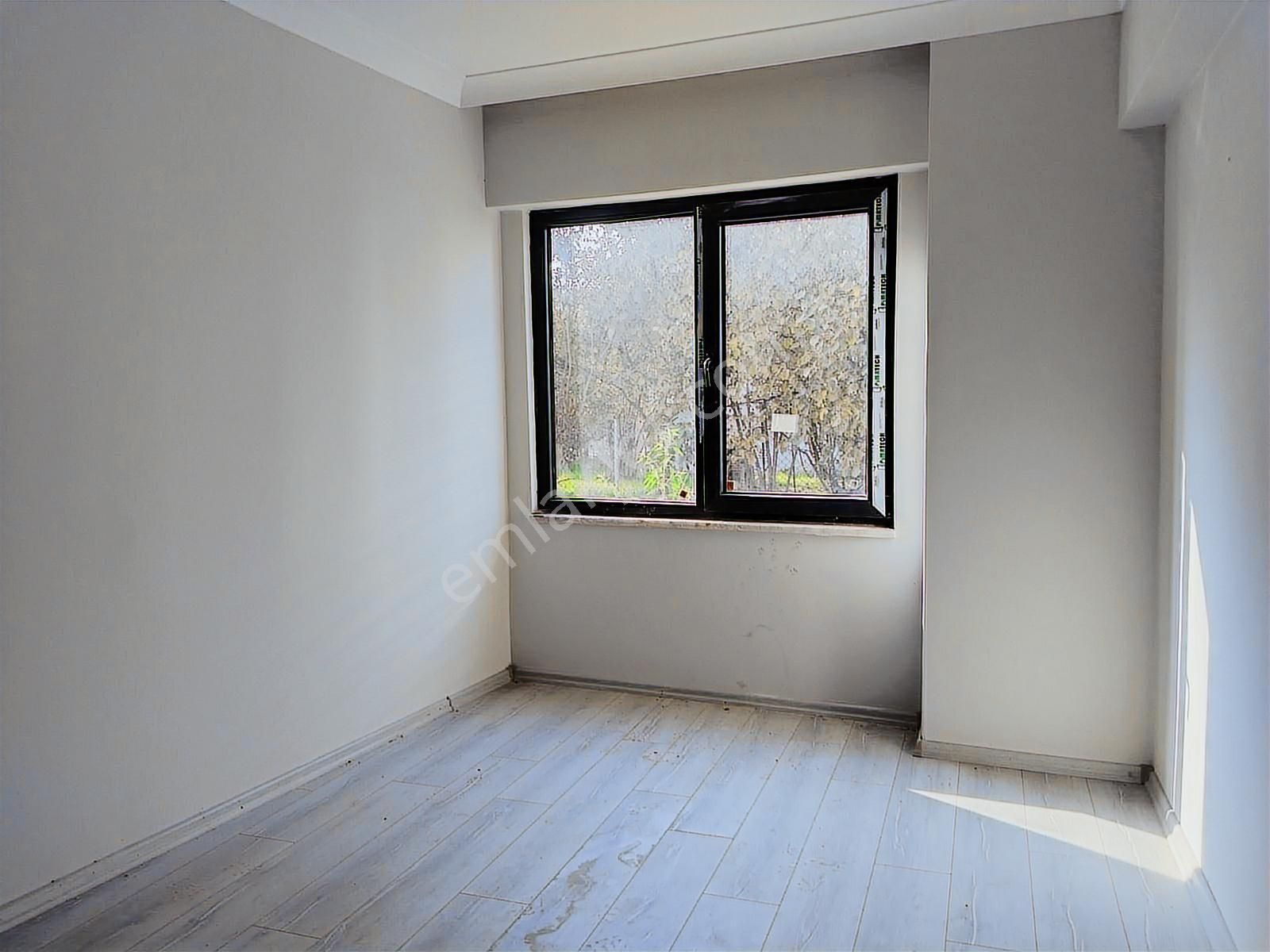 Akermax Gayrimenkulden Merkezi Konum Koridorlu 1+1 Daire - Görsel 2